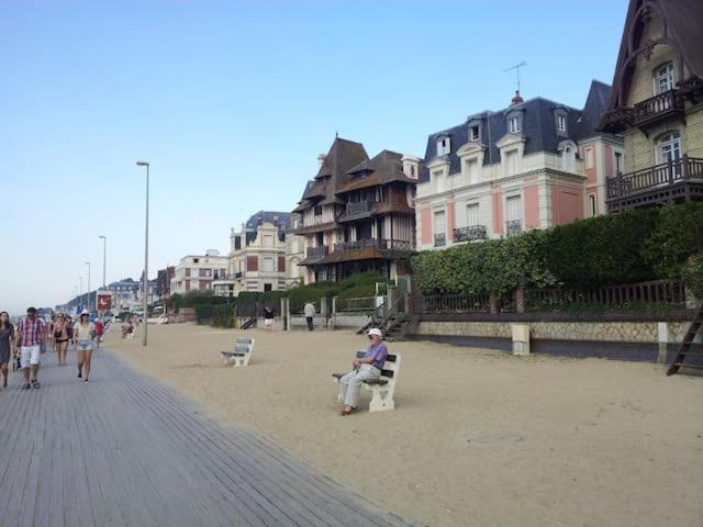Un Chez Soi Bord De Mer Trouville-sur-Mer Dış mekan fotoğraf